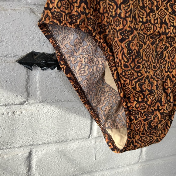 Cole of California Size 10 Ladies one piece bathing suit excellent condition. - Picture 5 of 10